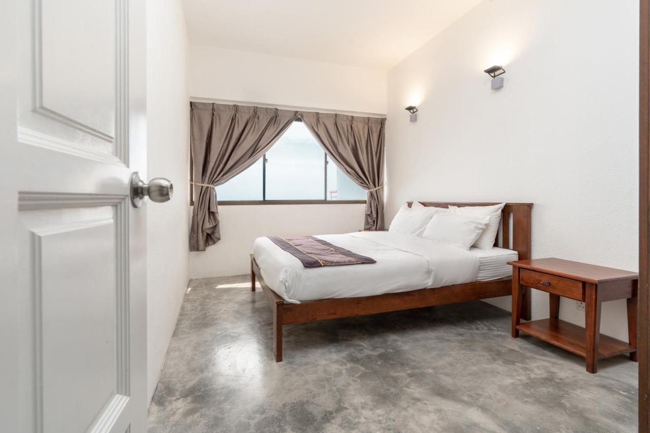 Pantai Seaview Resort Batu Ferringhi 1801 - 3 Rooms Exteriör bild