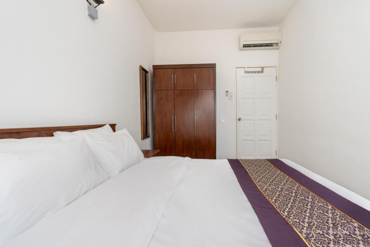 Pantai Seaview Resort Batu Ferringhi 1801 - 3 Rooms Exteriör bild