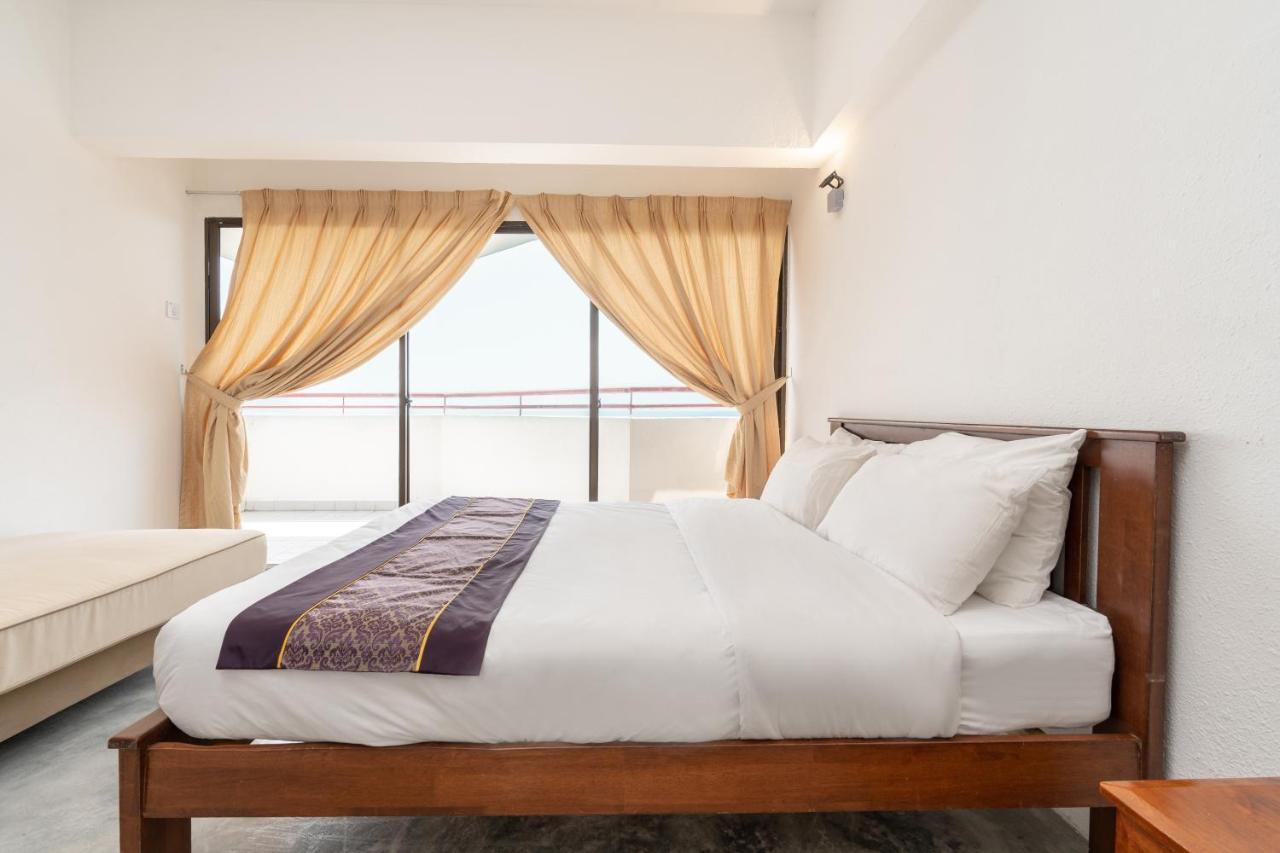 Pantai Seaview Resort Batu Ferringhi 1801 - 3 Rooms Exteriör bild