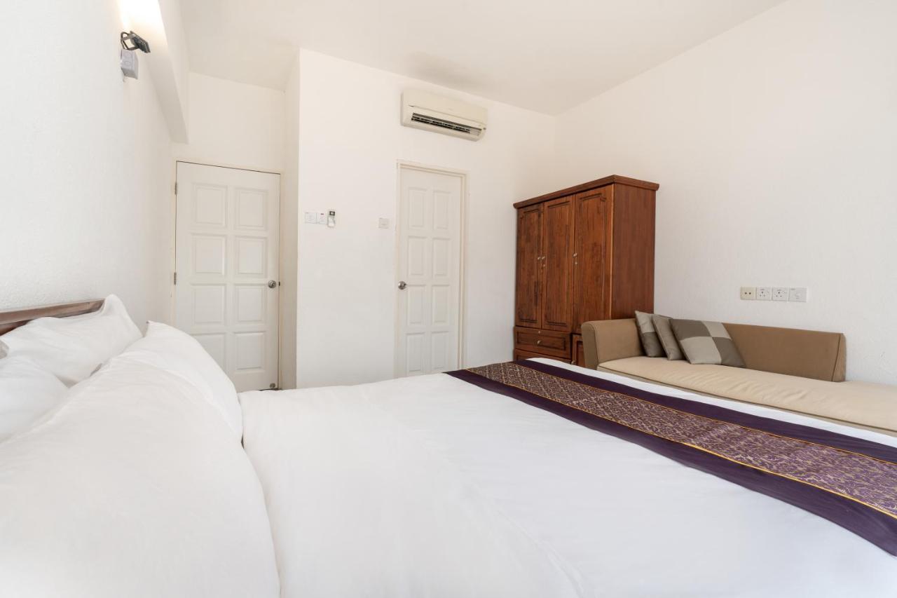 Pantai Seaview Resort Batu Ferringhi 1801 - 3 Rooms Exteriör bild